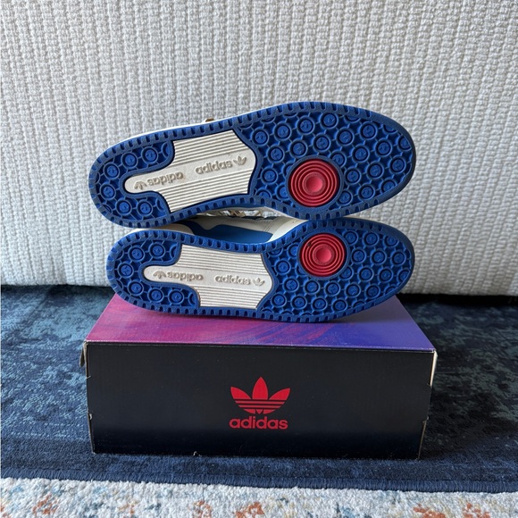 Adidas x Marvel Sneakers - Forum Hi 84 - Blue and Cream - Picture 8 of 8